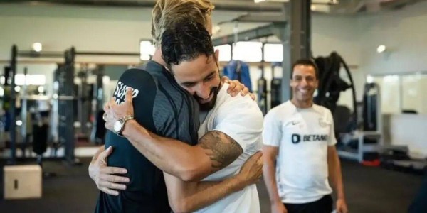 阿莫林8000万爱将明夏必转会，曼联或考虑引进！中场引援目标不只巴莱巴