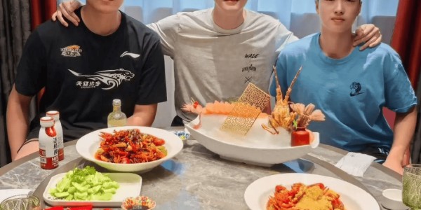 旅欧没戏了？辽篮两小将并未在西甲U22名单，职业生涯恐彻底废了