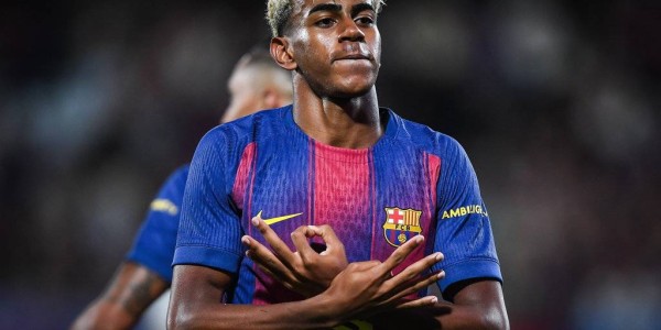 少帅法布雷加斯的追梦之旅：意甲新贵科莫如何挖掘皇马的天才遗珠